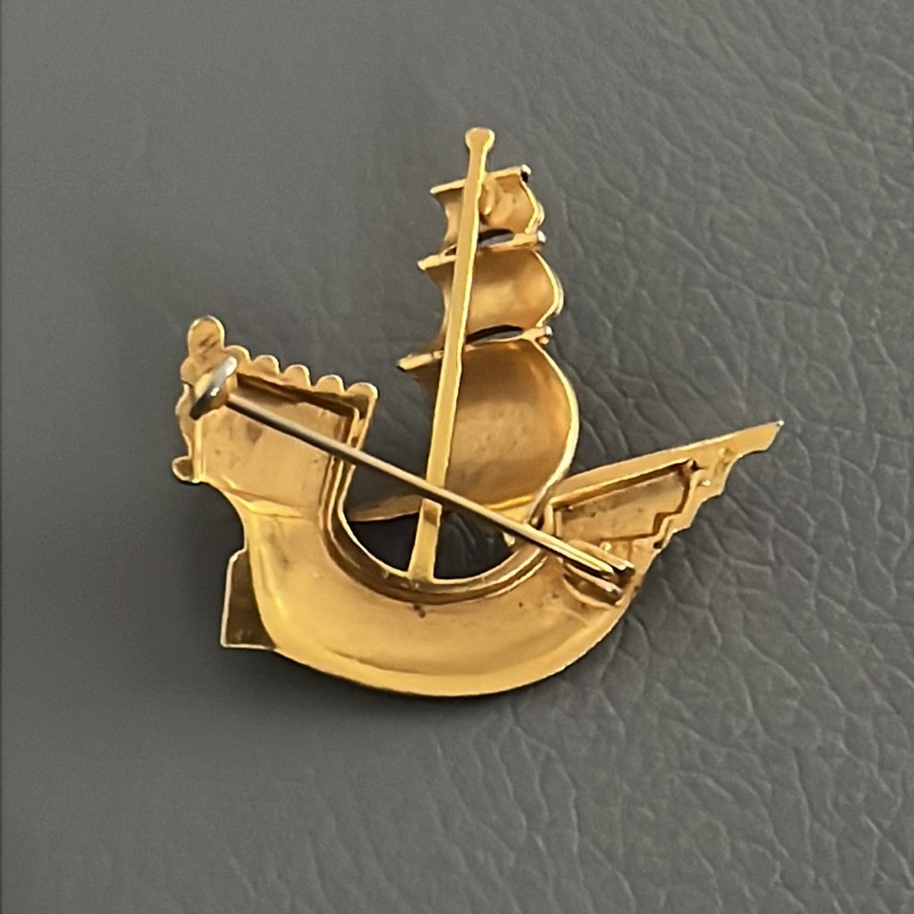 Vintage Ship Gold Tone Brooch Damascene - Picture 2 of 5